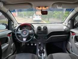 FIAT - PALIO - 2015/2015 - Branca - R$ 45.900,00