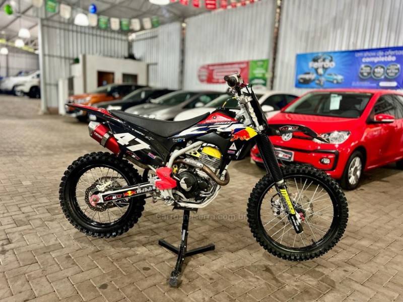 HONDA - CRF 250F - 2020/2020 - Preta - R$ 38.900,00