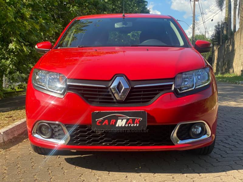 RENAULT - SANDERO - 2015/2015 - Vermelha - R$ 44.900,00