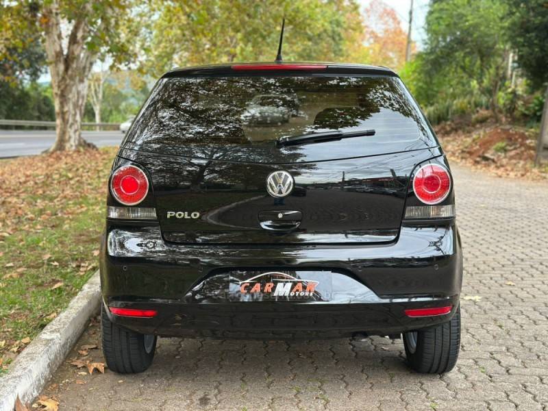 VOLKSWAGEN - POLO - 2012/2013 - Preta - R$ 43.900,00