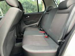 VOLKSWAGEN - FOX - 2010/2011 - Branca - R$ 38.900,00