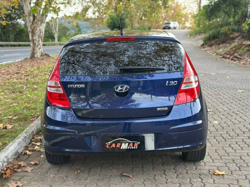 HYUNDAI - I30 - 2010/2010 - Azul - R$ 43.900,00