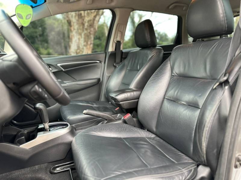 HONDA - FIT - 2015/2015 - Cinza - R$ 69.900,00