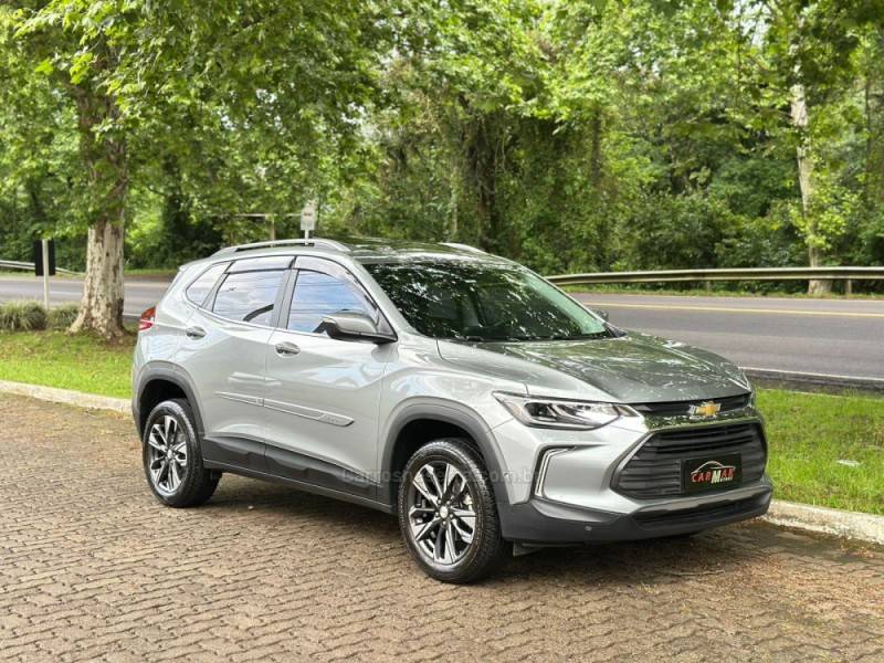 CHEVROLET - TRACKER - 2023/2024 - Prata - R$ 127.900,00