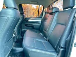 TOYOTA - HILUX - 2021/2021 - Branca - R$ 227.900,00