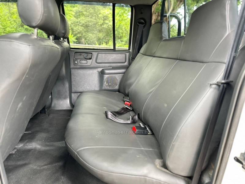 CHEVROLET - S10 - 2000/2000 - Branca - R$ 65.900,00