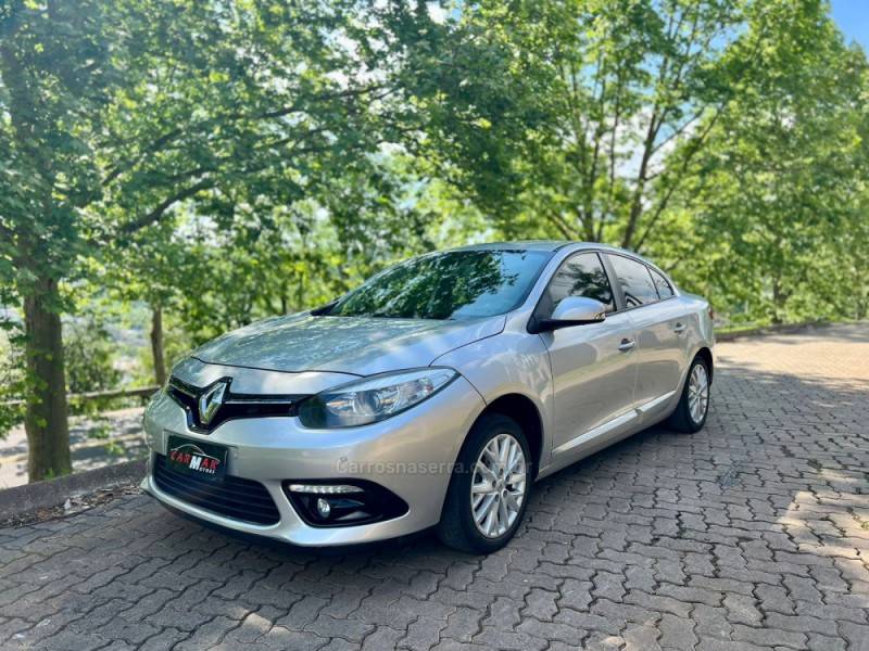 RENAULT - FLUENCE - 2014/2015 - Prata - R$ 42.900,00