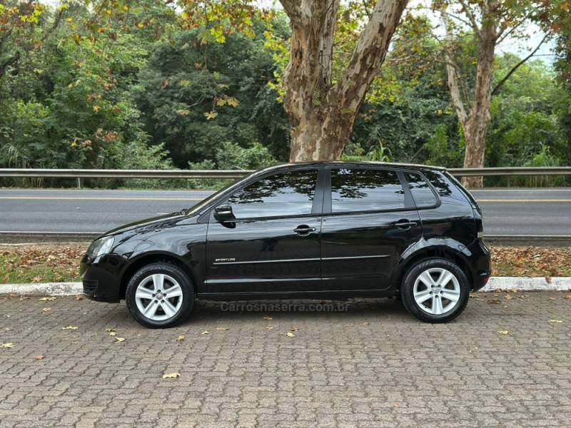 VOLKSWAGEN - POLO - 2012/2013 - Preta - R$ 43.900,00