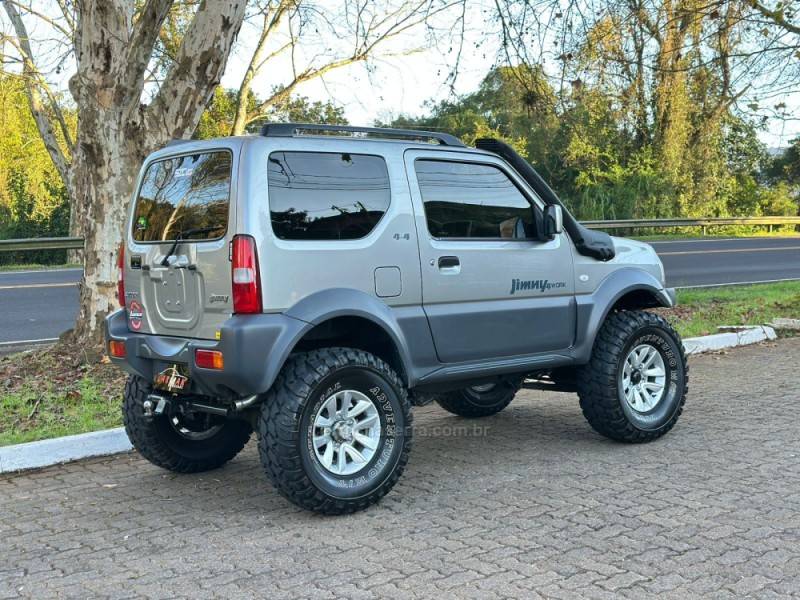 SUZUKI - JIMNY - 2018/2018 - Prata - R$ 99.900,00