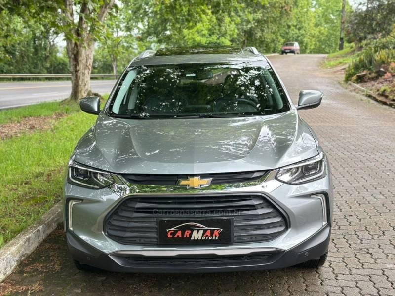CHEVROLET - TRACKER - 2023/2024 - Prata - R$ 127.900,00
