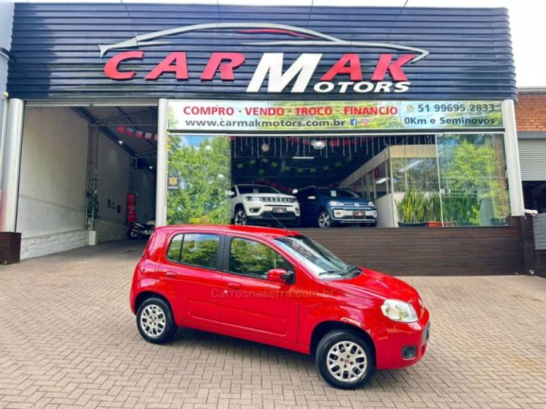 FIAT - UNO - 2012/2013 - Vermelha - R$ 35.900,00