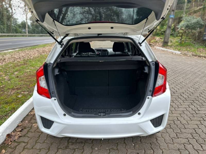 HONDA - FIT - 2015/2015 - Branca - R$ 69.900,00