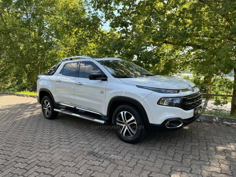 FIAT - TORO - 2017/2017 - Branca - R$ 99.900,00