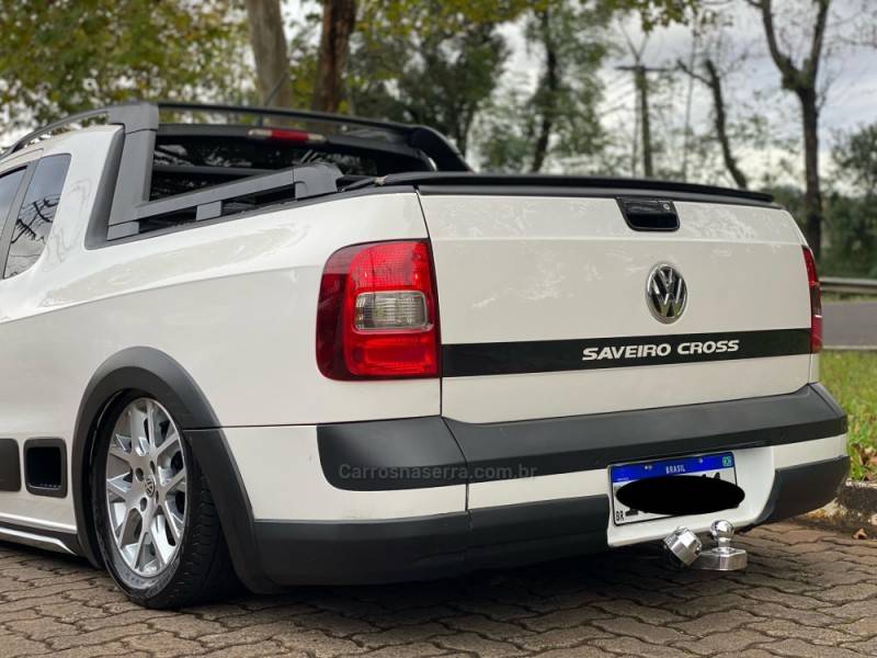 VOLKSWAGEN - SAVEIRO - 2014/2014 - Branca - R$ 72.900,00