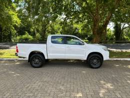 TOYOTA - HILUX - 2014/2015 - Branca - R$ 155.900,00