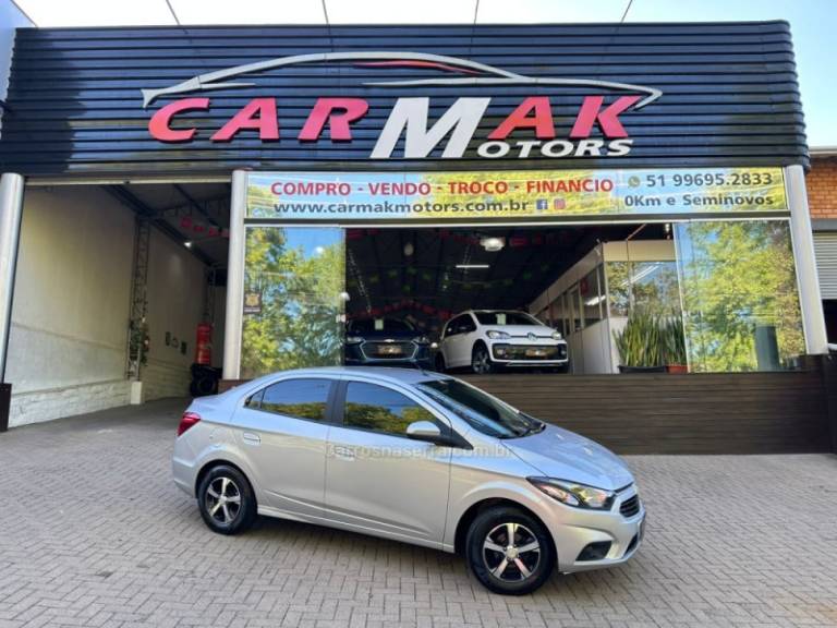 CHEVROLET - PRISMA - 2017/2018 - Prata - R$ 67.900,00