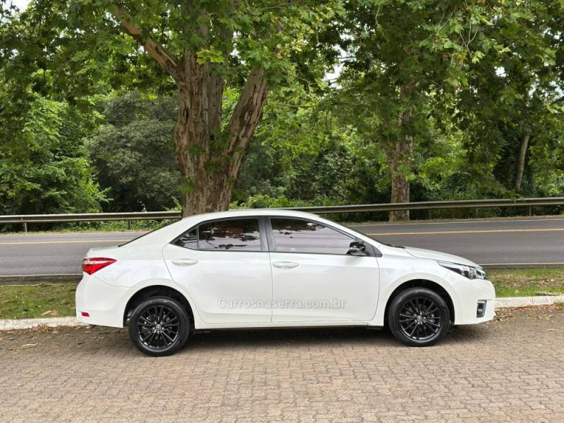 TOYOTA - COROLLA - 2017/2017 - Branca - R$ 95.900,00