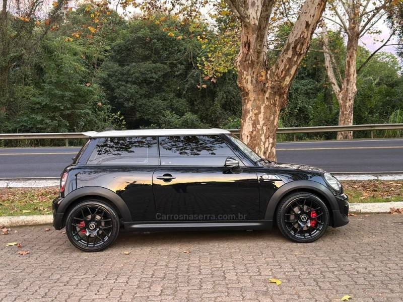 MINI - COOPER - 2013/2013 - Preta - R$ 75.900,00