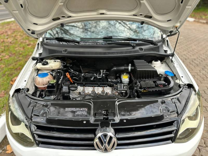 VOLKSWAGEN - FOX - 2010/2011 - Branca - R$ 38.900,00