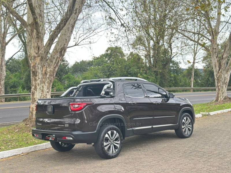 FIAT - TORO - 2021/2022 - Marrom - R$ 125.900,00