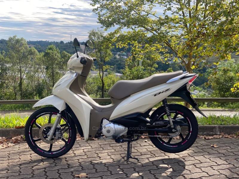 HONDA - BIZ 125 - 2019/2019 - Branca - R$ 15.900,00