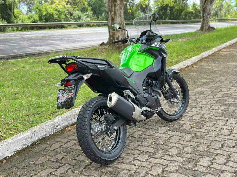 KAWASAKI - VERSYS 300 - 2024/2024 - Verde - R$ 36.900,00