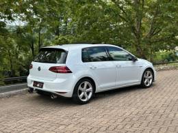 VOLKSWAGEN - GOLF - 2015/2016 - Branca - R$ 145.900,00