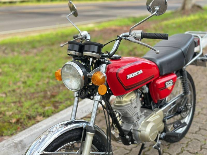 HONDA - CG 125 - 1982/1982 - Vermelha - R$ 10.900,00