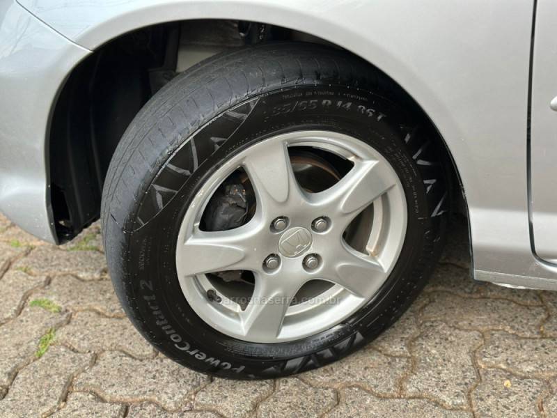 HONDA - FIT - 2007/2008 - Prata - R$ 35.900,00