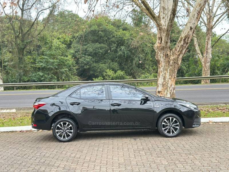 TOYOTA - COROLLA - 2017/2018 - Preta - R$ 92.900,00