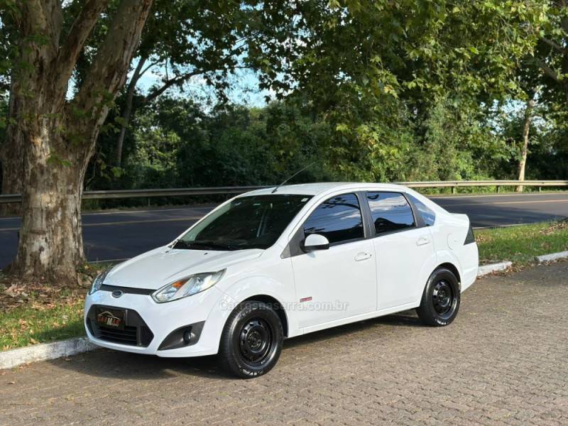 FORD - FIESTA - 2012/2013 - Branca - R$ 35.900,00
