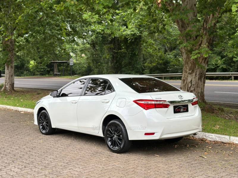 TOYOTA - COROLLA - 2017/2017 - Branca - R$ 95.900,00