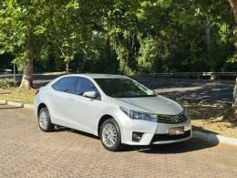 TOYOTA - COROLLA - 2016/2017 - Prata - R$ 94.900,00