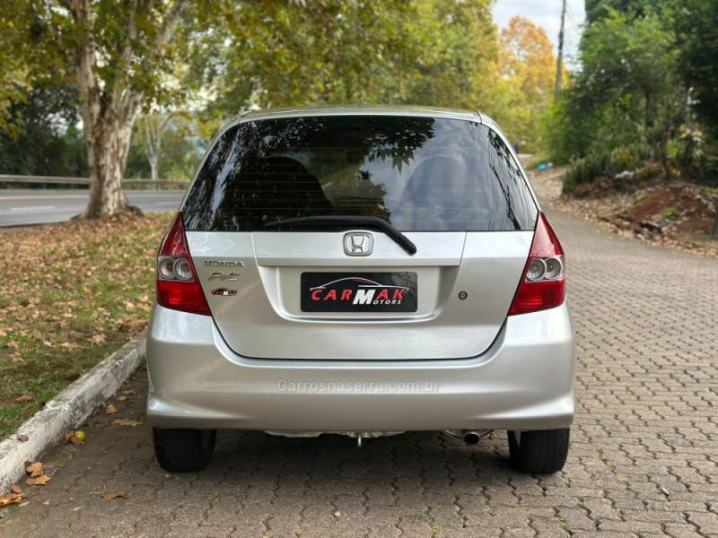 HONDA - FIT - 2007/2008 - Prata - R$ 35.900,00