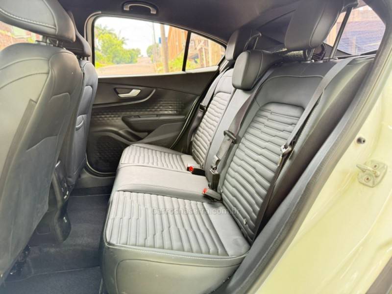 FIAT - FASTBACK - 2023/2023 - Branca - R$ 115.900,00