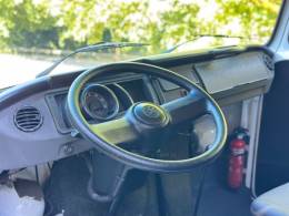 VOLKSWAGEN - KOMBI - 2013/2014 - Branca - R$ 67.900,00