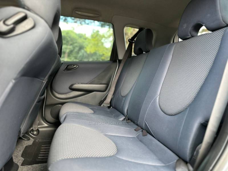 HONDA - FIT - 2007/2008 - Prata - R$ 35.900,00