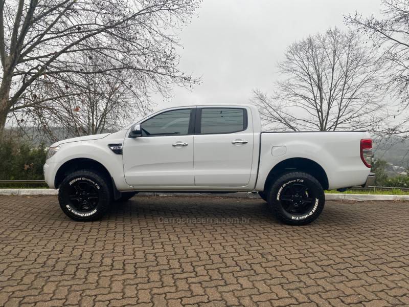 FORD - RANGER - 2015/2015 - Branca - R$ 99.900,00