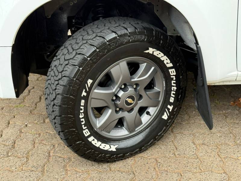 CHEVROLET - S10 - 2015/2016 - Branca - R$ 98.900,00