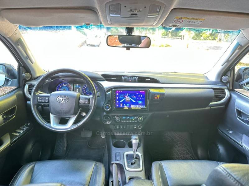 TOYOTA - HILUX - 2017/2018 - Branca - R$ 175.000,00