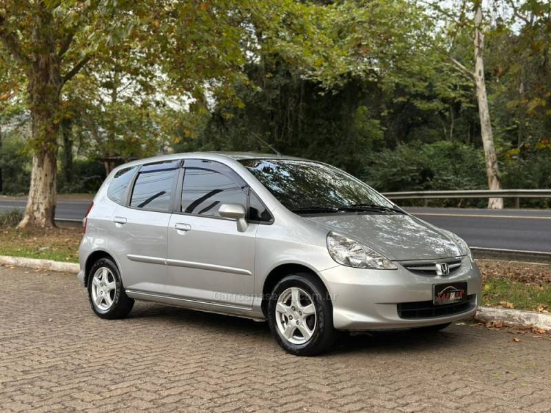 HONDA - FIT - 2007/2008 - Prata - R$ 35.900,00