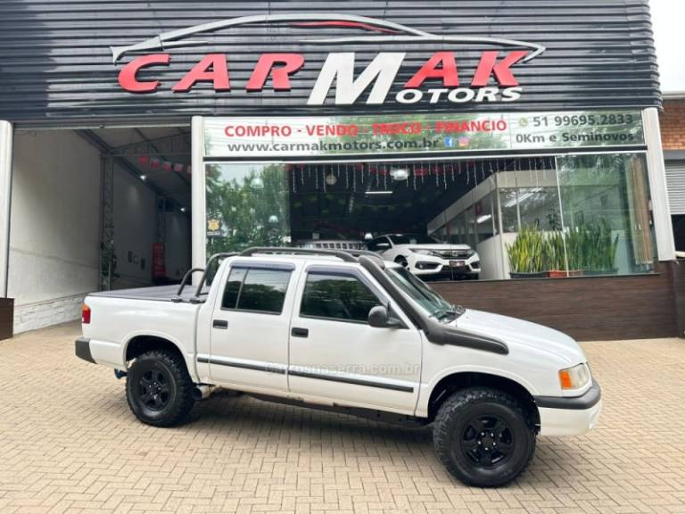 CHEVROLET - S10 - 2000/2000 - Branca - R$ 65.900,00