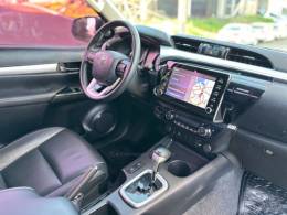 TOYOTA - HILUX - 2021/2021 - Branca - R$ 227.900,00