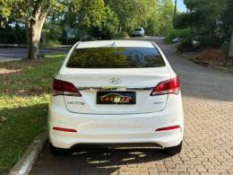 HYUNDAI - HB20S - 2016/2017 - Branca - R$ 68.900,00