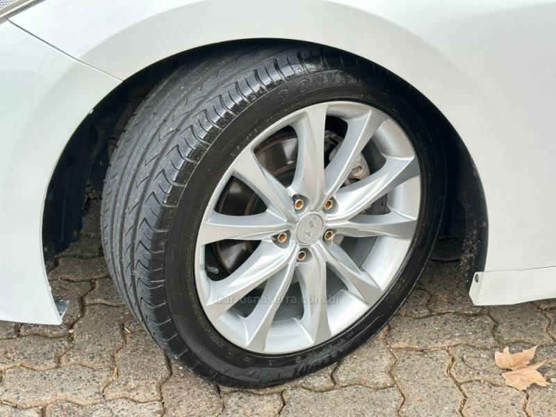 HYUNDAI - AZERA - 2014/2015 - Branca - R$ 99.900,00