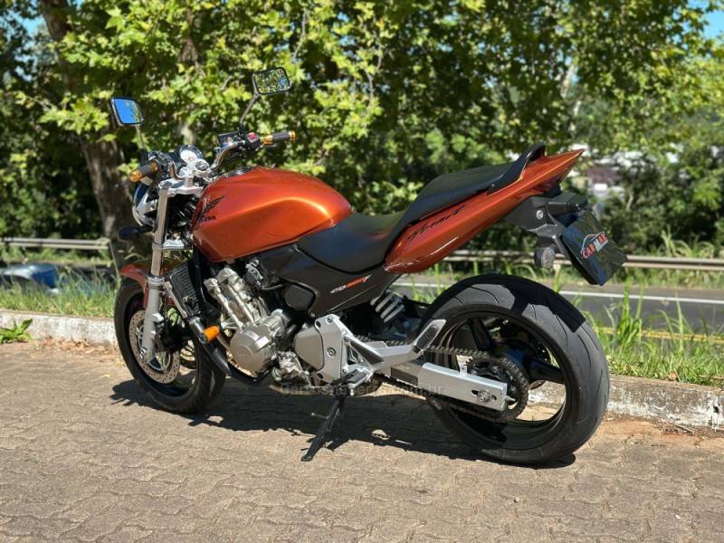 HONDA - CB 600F - 2007/2007 - Laranja - R$ 34.900,00