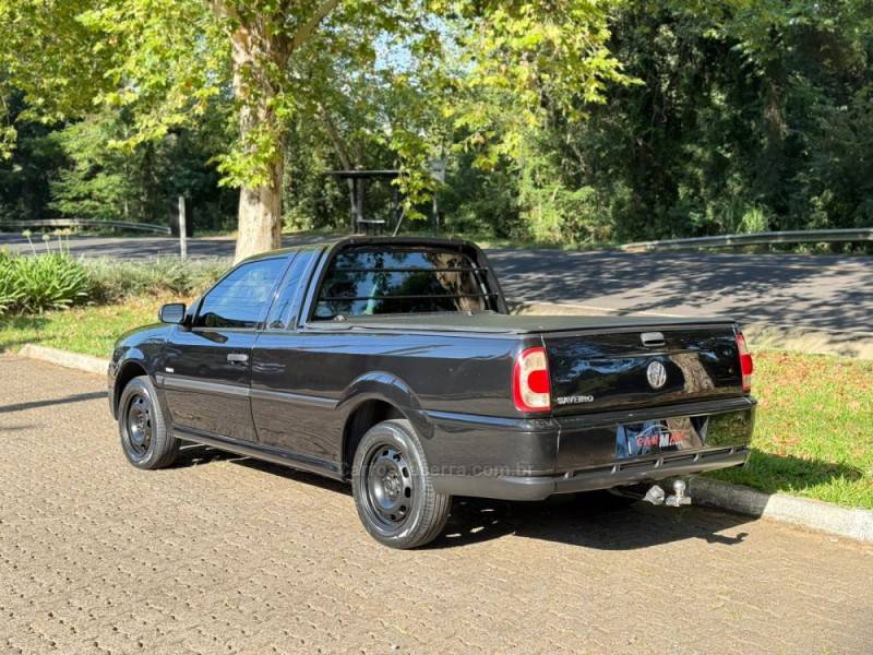 VOLKSWAGEN - SAVEIRO - 2009/2010 - Preta - R$ 39.900,00