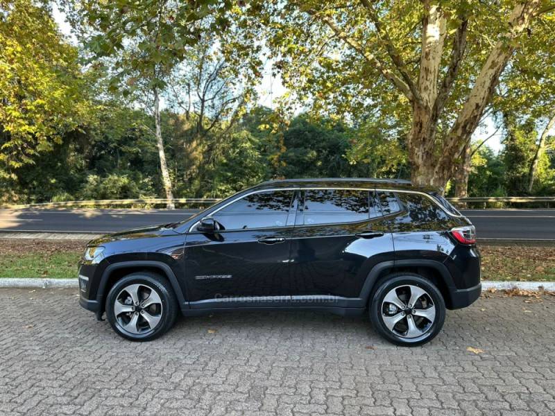 JEEP - COMPASS - 2017/2018 - Preta - R$ 98.900,00