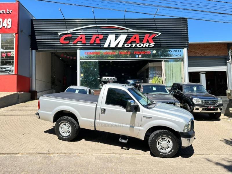 FORD - F-250 - 2010/2010 - Prata - R$ 169.900,00