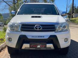 TOYOTA - HILUX SW4 - 2011/2011 - Branca - R$ 133.900,00